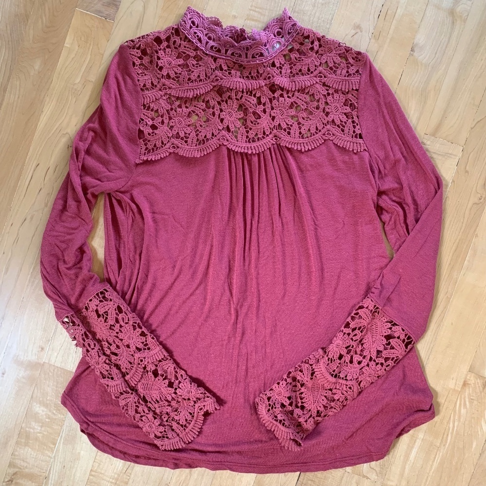 Maroon Altar'd State Lace Long Sleeve Shirt Size S